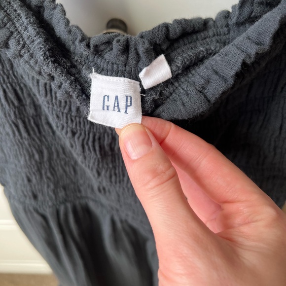 Never worn GAP black midi Sleeveless smocked Dress medium - Picture 3 of 10